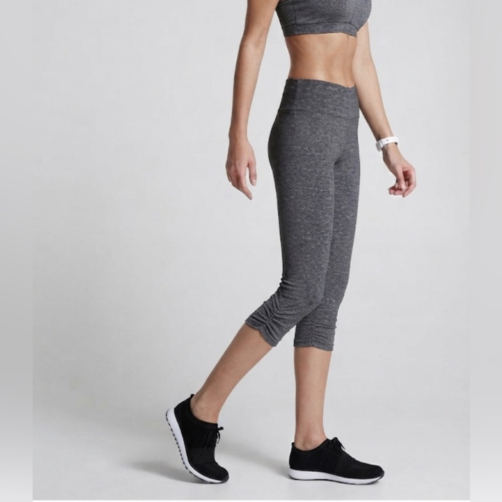 Ardene | heather grey cropped leggings | size L